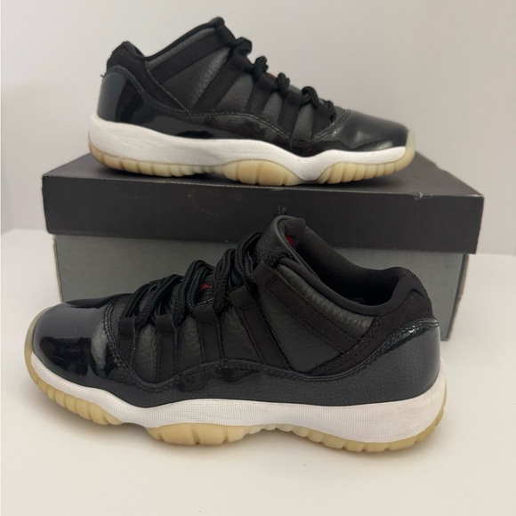 Jordan 11 Retro Low 72-10 Size 5Y – OG Box